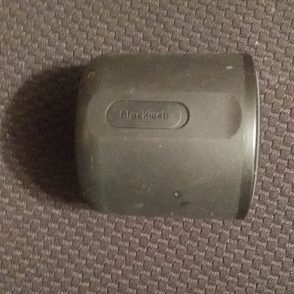 Broken speaker - Picture 2 of 2